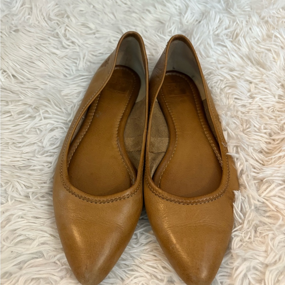 Frye Tan Leather Flats 8.5 Women’s Shoes Slip On Closed Toe Loafer